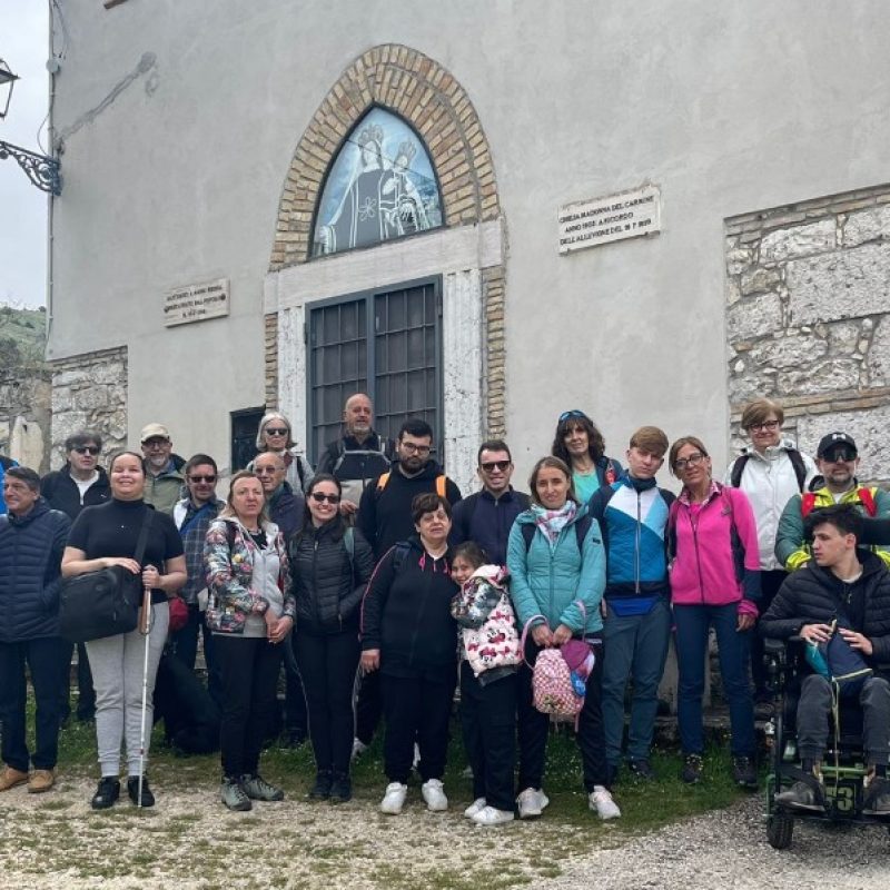 Pescina, un cammino di inclusione sul Sentiero Silone: il CAI accoglie l'Unione Nazionale Ciechi e Ipovedenti