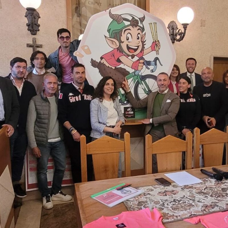 Tagliacozzo in rosa: svelata la mascotte “Marsicchio” e pronto il calendario eventi