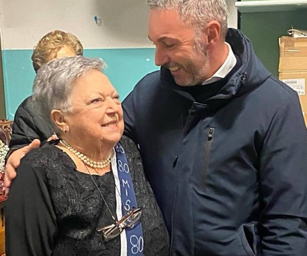 Festa grande a Tagliacozzo per il compleanno di Anna Monni, la storica segretaria della Corale Luigi Venturini