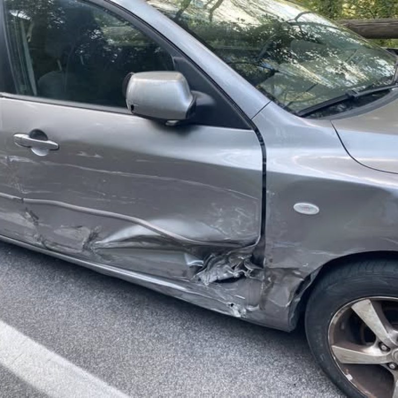 Auto speronata e danneggiata lungo la salita per il Santuario di Pietraquaria: il responsabile è scappato
