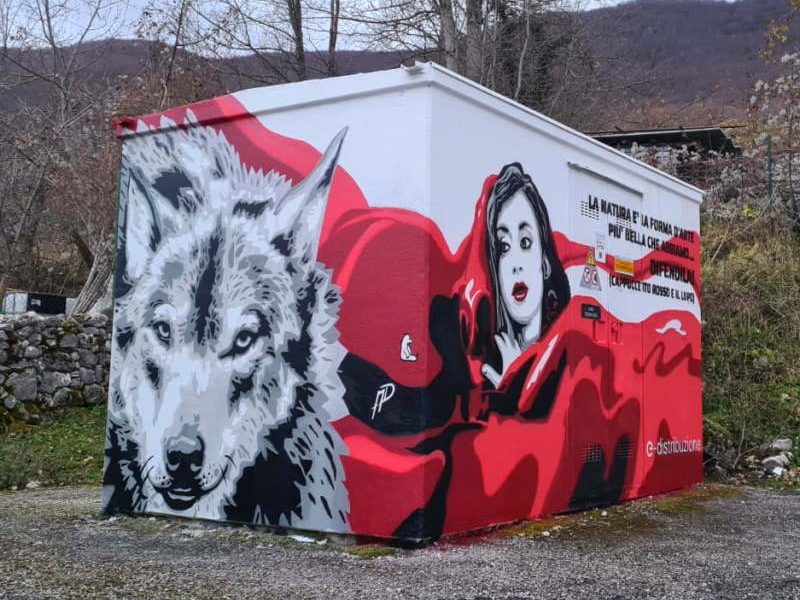 Cappuccetto Rosso e Biancaneve: due nuovi murales nei paesi del Parco Nazionale