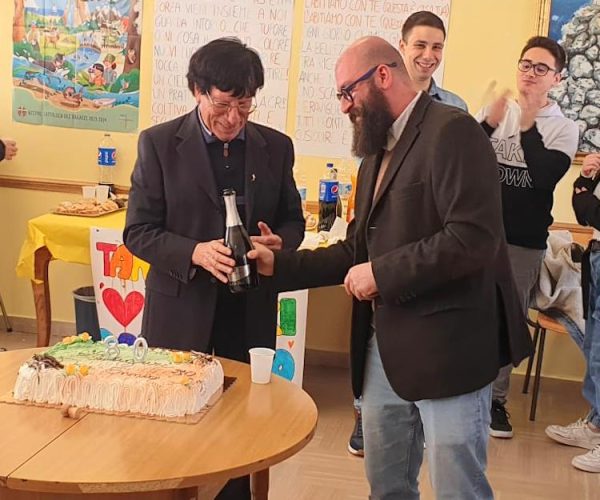 La comunità parrocchiale della SS Trinità di Avezzano festeggia gli 80 anni di don Ennio Tarola