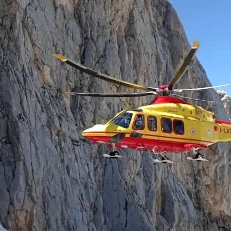 Incidente sul Gran Sasso: bambina colpita da una pietra, trasportata in ospedale con l'eliambulanza