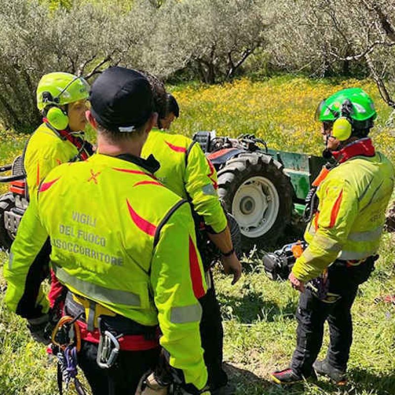 Nuova tragedia nei campi: 63enne perde la vita a causa di un incidente con il suo trattore