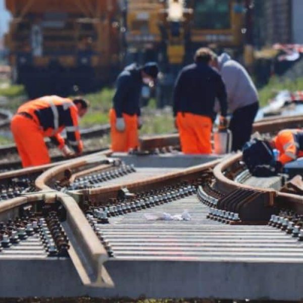 Linea ferroviaria Roma-Pescara, firmato protocollo unico tra Commissari straordinari e Sindacati
