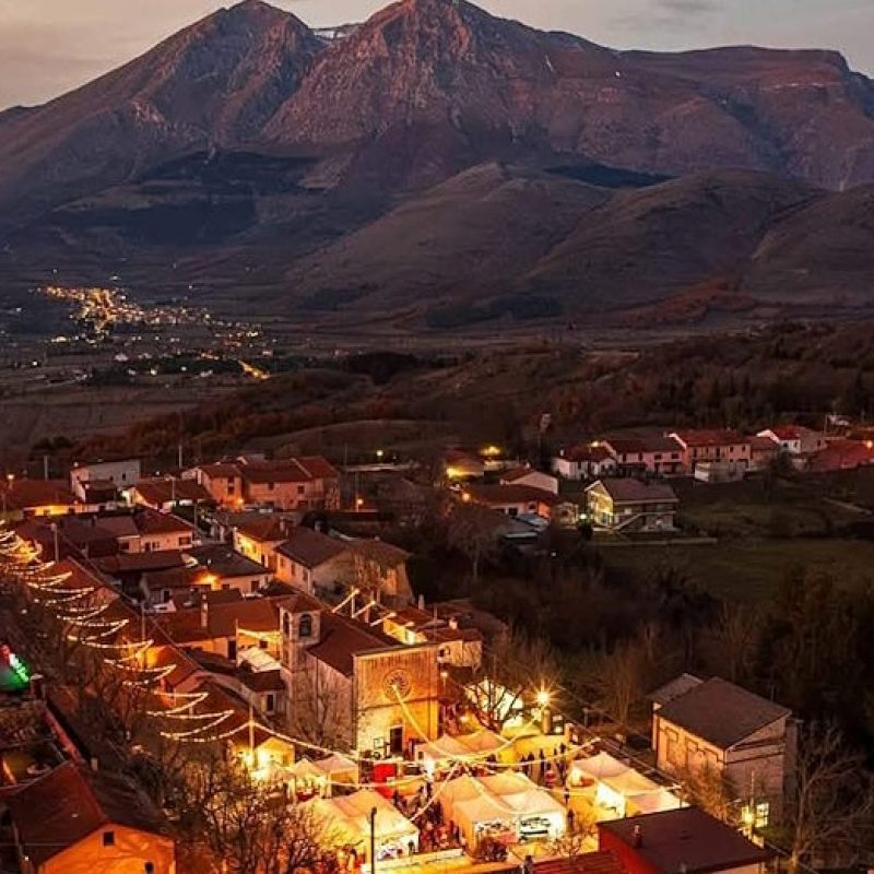 Torna la terza edizione dei Mercatini di Natale ad Alba Fucens, il 6 il 7 e l'8 Dicembre 2025