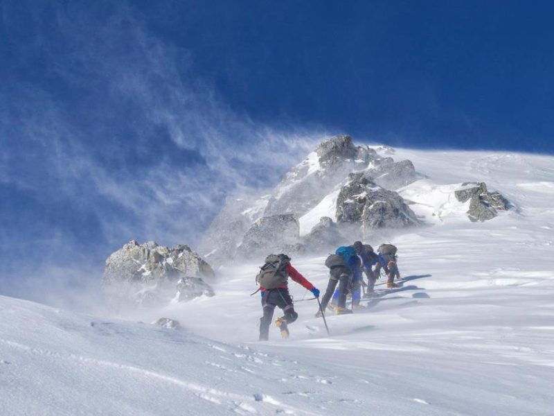 Freddo, gelo e vento in quota, il Soccorso Alpino e Speleologico invita alla prudenza