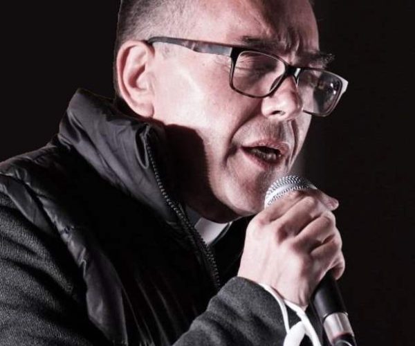 Concerto di padre Riziero Cerchi a San Benedetto dei Marsi per sostenere l'Associazione Onlus Help Senza Confini
