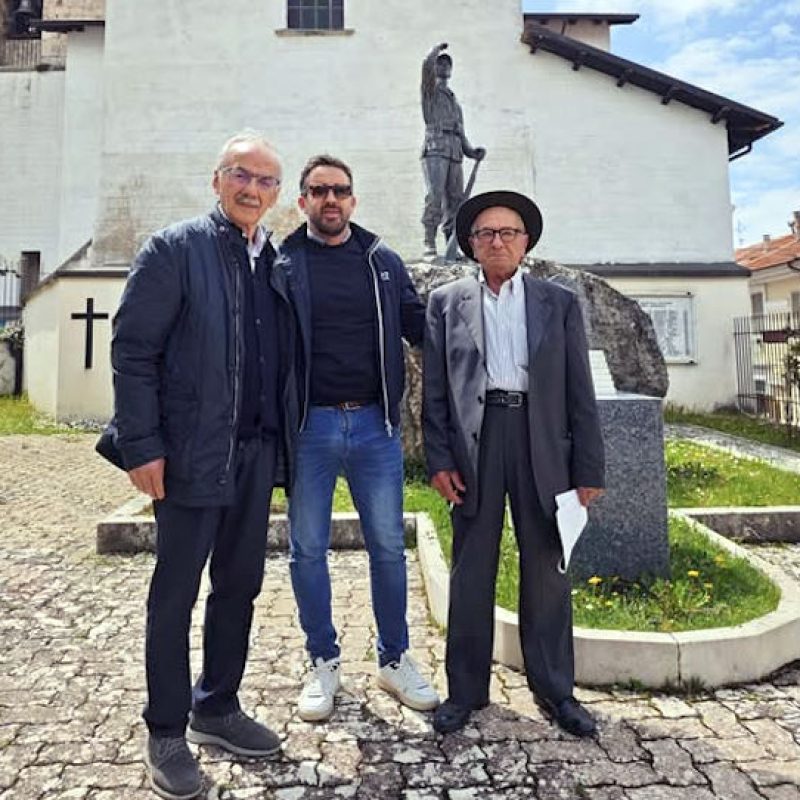 25 Aprile: Aielli onora il sacrificio di Antonio Milone, partigiano caduto per la libertà, consegnando il suo foglio matricolare al figlio Remo