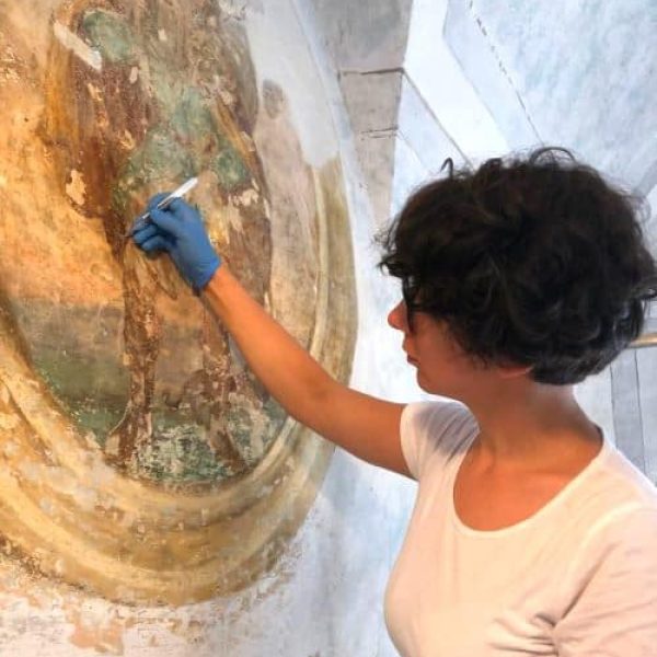 In corso il restauro degli affreschi nella chiesa della Madonna delle Grazie di Rendinara