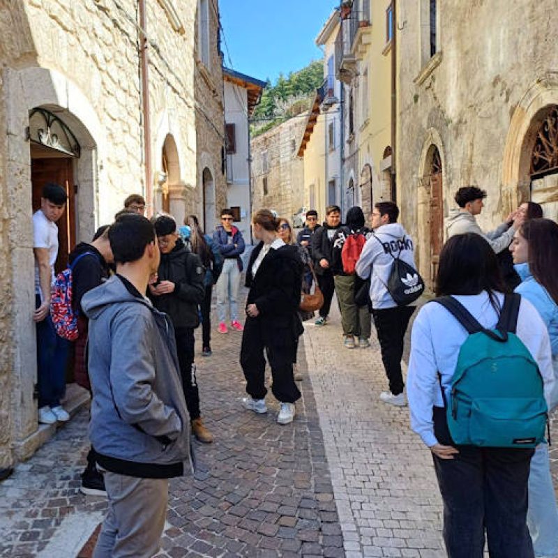 Visita degli studenti del "Galilei" di Avezzano a Pescina: un viaggio nella storia tra Ignazio Silone e il Cardinale Mazzarino